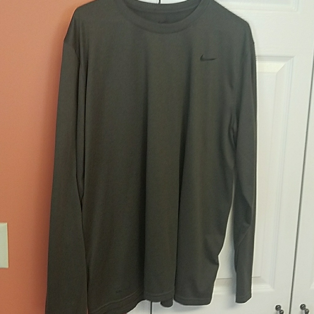 Men's Nike Dri-Fit Long Sleeve Shirt